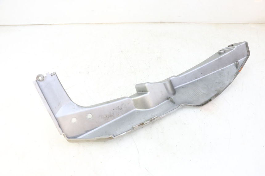 photo de LEFT UNDERSEAT PANEL DAELIM HISTORY 125 (2001 - 2002) - Fixing points details