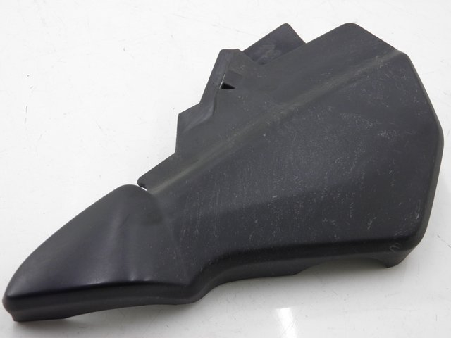 photo de LEFT UNDERSEAT PANEL HONDA CBF S ABS 600 (2004 - 2007) - Zoom on usage condition