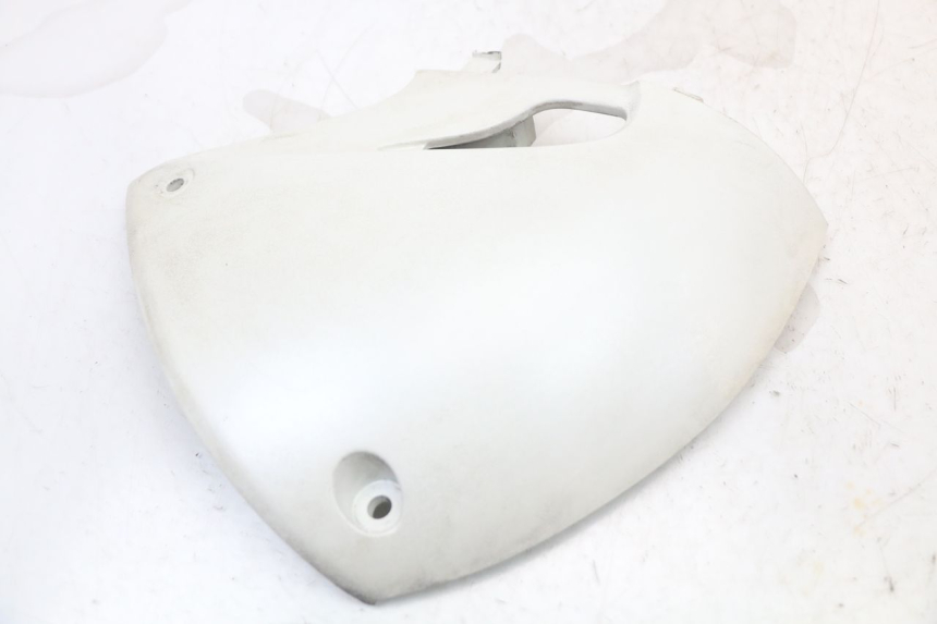 photo de LEFT UNDERSEAT PANEL HONDA NES AROBASE 125 (2000 - 2003) - Component detail