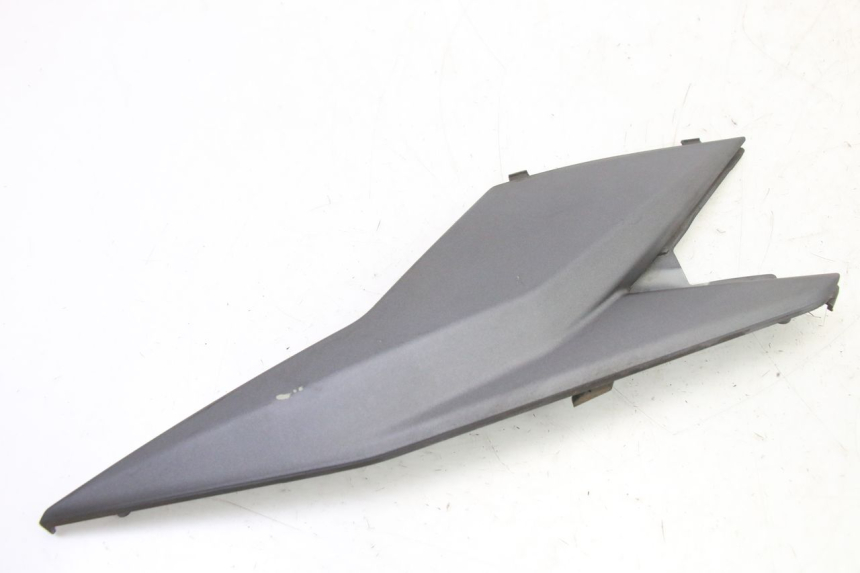 photo de LEFT UNDERSEAT COVER SYM JET 14 4T 50 (2018 - 2022) - Zoom on usage condition