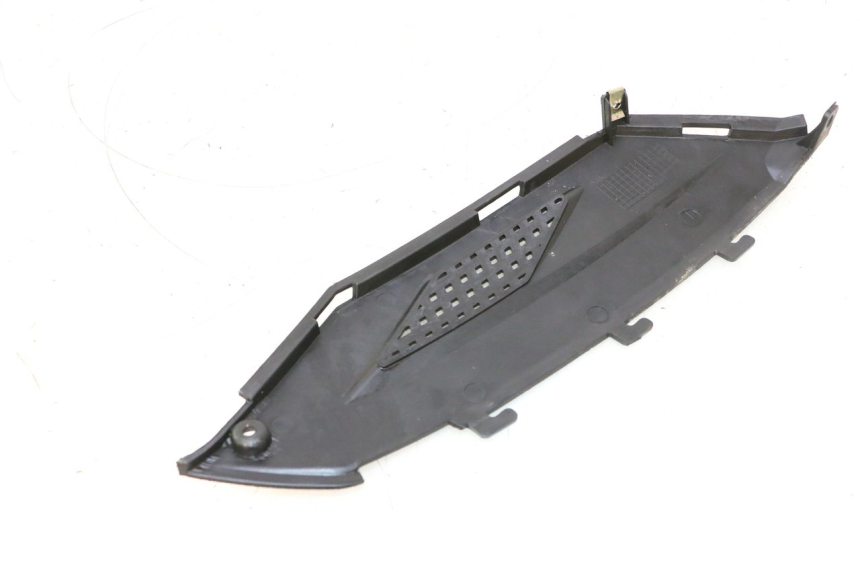 photo de LEFT UNDERSEAT PANEL RIDE JUMP 2T 50 (2012 - 2017) - Component detail