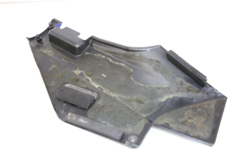 photo de LEFT UNDERSEAT PANEL KAWASAKI GTR 1000 (1994 - 2004) - Component detail
