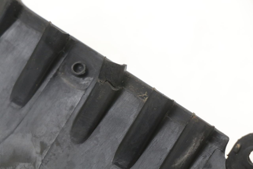 photo de LEFT UNDERSEAT COVER PEUGEOT KISBEE 4T 50 (2018 - 2022) - Alternative perspective