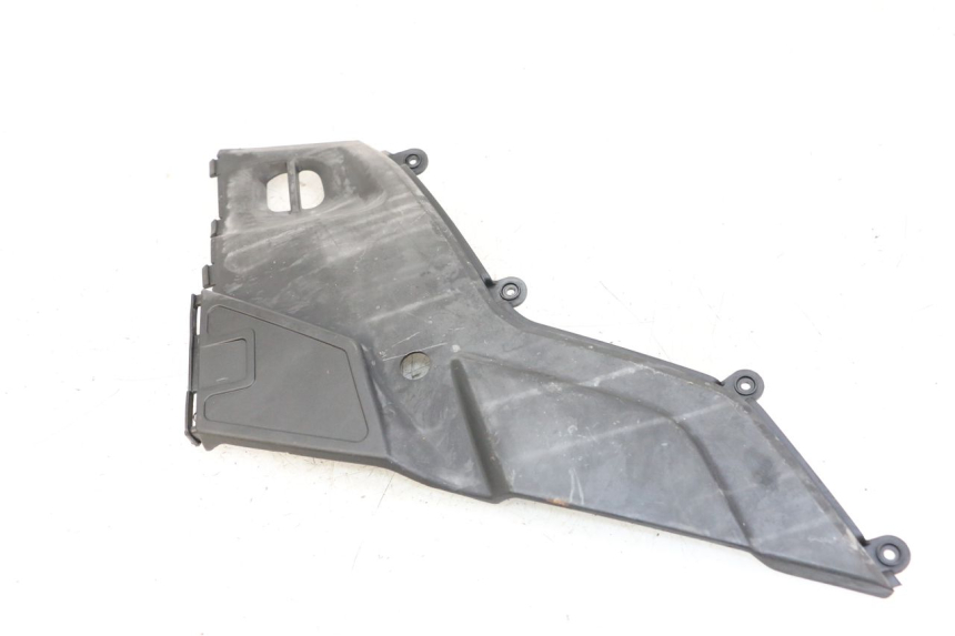 photo de LEFT UNDERSEAT PANEL KYMCO PEOPLE S 125 (2000 - 2008) - Alternative perspective