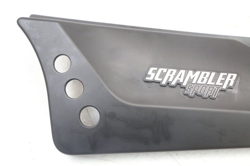 photo de LEFT UNDERSEAT PANEL MASAI SCRAMBLER SPORT 125 (2021 - 2025) - Component detail