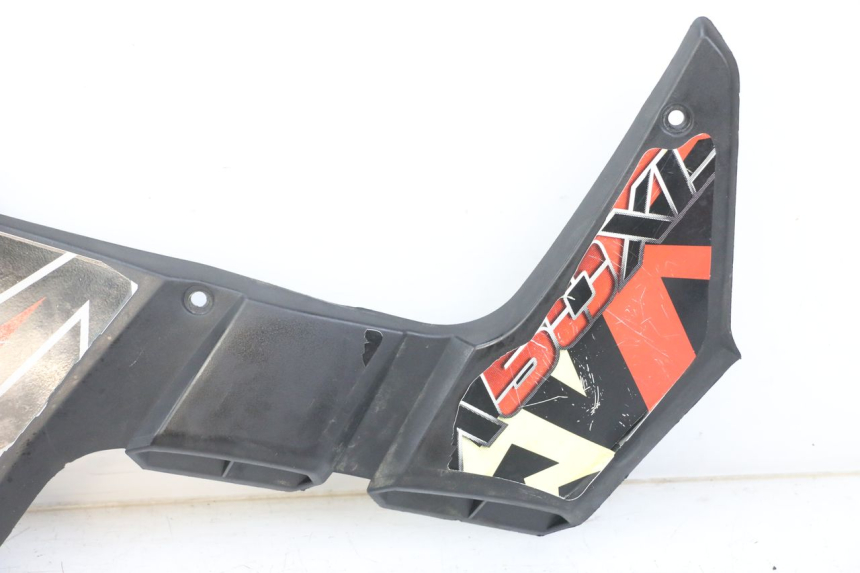 photo de LEFT UNDERSEAT PANEL MASAI XL 50 (2012 - 2019) - Technical close-up