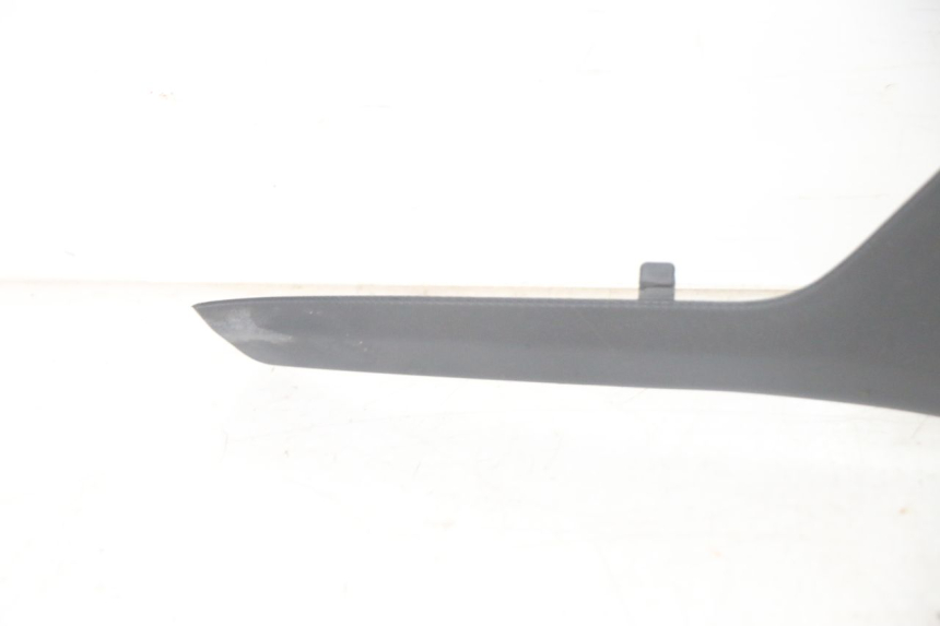 photo de LEFT UNDERSEAT PANEL PIAGGIO MP3 HPE 300 (2019 - 2026) - Product overview