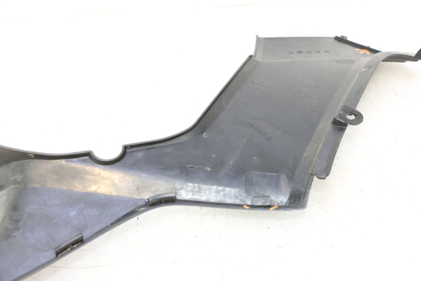 photo de LEFT UNDERSEAT PANEL KYMCO MXU R 250 (2004 - 2010) - Technical close-up