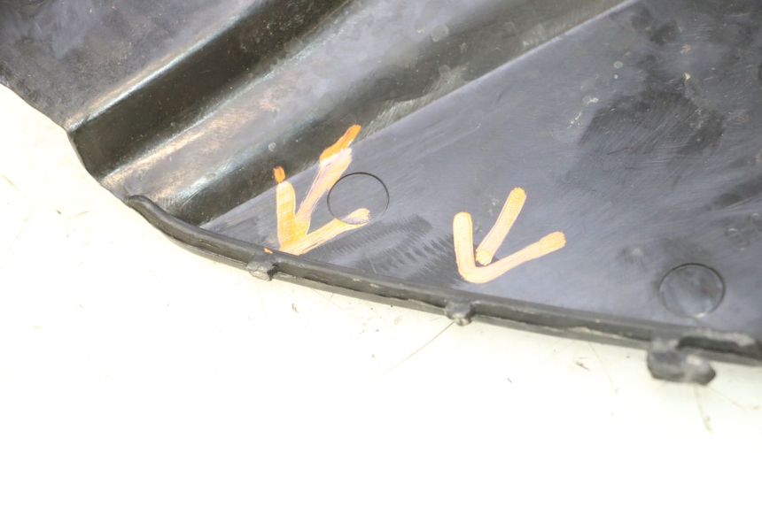 photo de LEFT UNDERSEAT PANEL KYMCO MXU R 250 (2004 - 2010) - Surface and material condition