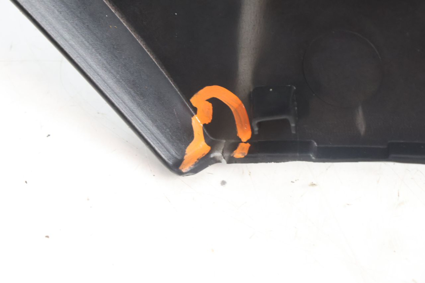 photo de LEFT UNDERSEAT PANEL YAMAHA N-MAX NMAX 125 (2021 - 2024) - Distinctive features