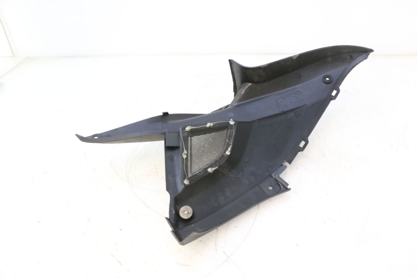 photo de LEFT UNDERSEAT PANEL MBK NITRO 50 (2004 - 2008) - Zoom on usage condition