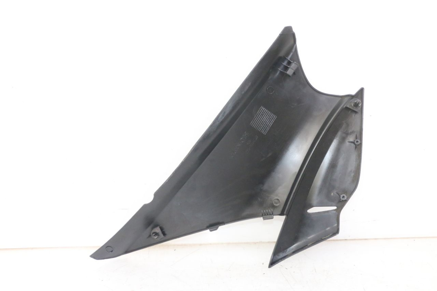 photo de LEFT UNDERSEAT PANEL HONDA NTV DEAUVILLE ABS 700 (2007 - 2016) - Fixing points details