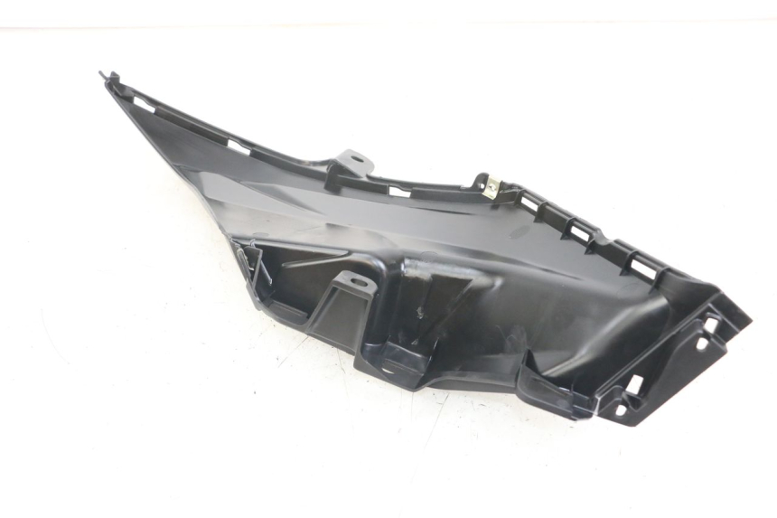 photo de LEFT UNDERSEAT COVER SYM ORBIT III 3 4T 50 (2018 - 2021) - Component detail