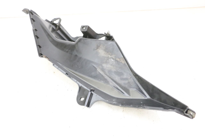 photo de LEFT UNDERSEAT PANEL SYM ORBIT III 3 4T 50 (2021 - 2025) - Surface and material condition