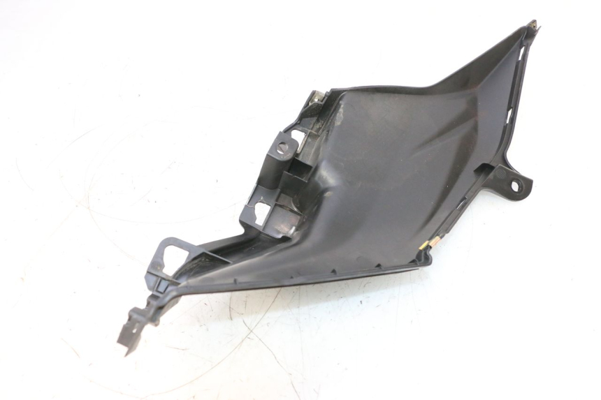 photo de LEFT UNDERSEAT COVER SYM ORBIT III 3 4T 50 (2018 - 2021) - Technical close-up