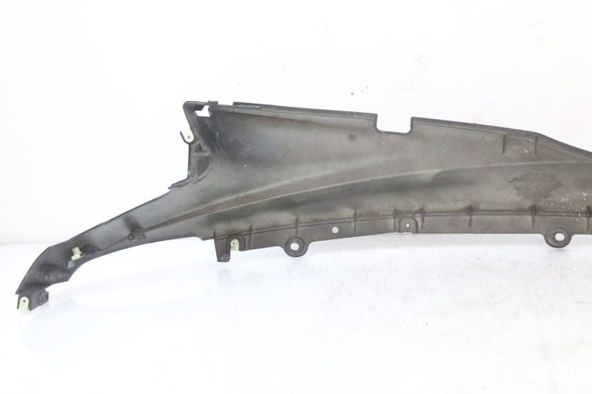 photo de LEFT UNDERSEAT COVER PEUGEOT DJANGO 125 (2014 - 2017) - Fixing points details