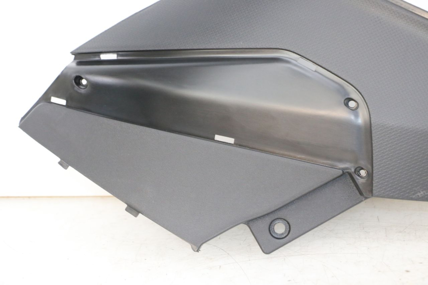 photo de LEFT UNDERSEAT PANEL PIAGGIO NRG POWER PUREJET 50 (2018 - 2021) - Surface and material condition