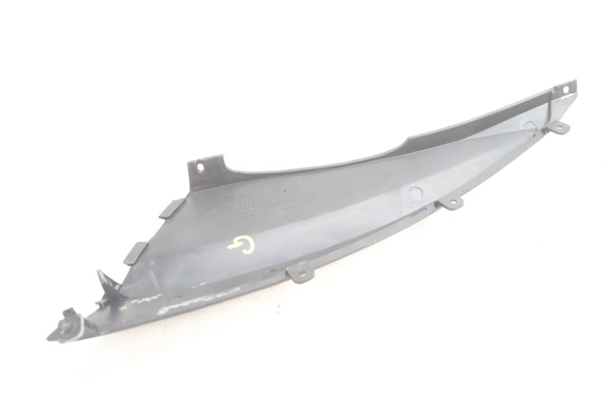 photo de LEFT UNDERSEAT COVER KEEWAY RY6 2T 50 (2011 - 2019) - Alternative perspective