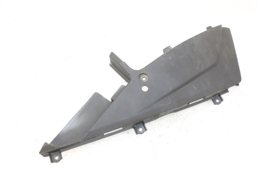 photo de LEFT UNDERSEAT PANEL DAELIM S1 125 (2007 - 2016) - Alternative perspective