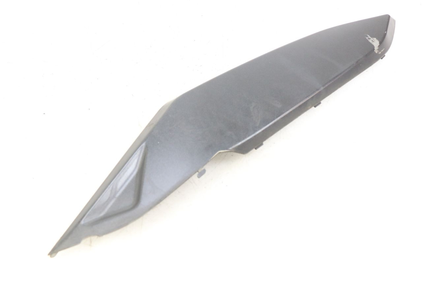 photo de LEFT UNDERSEAT COVER DAELIM S3 125 (2010 - 2017) - Alternative perspective