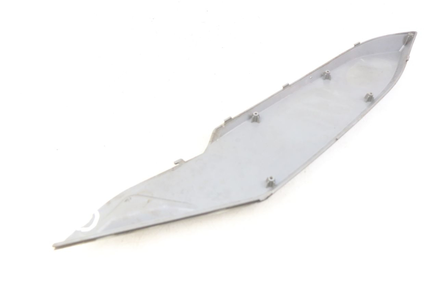 photo de LEFT UNDERSEAT COVER DAELIM S3 125 (2010 - 2017) - Fixing points details