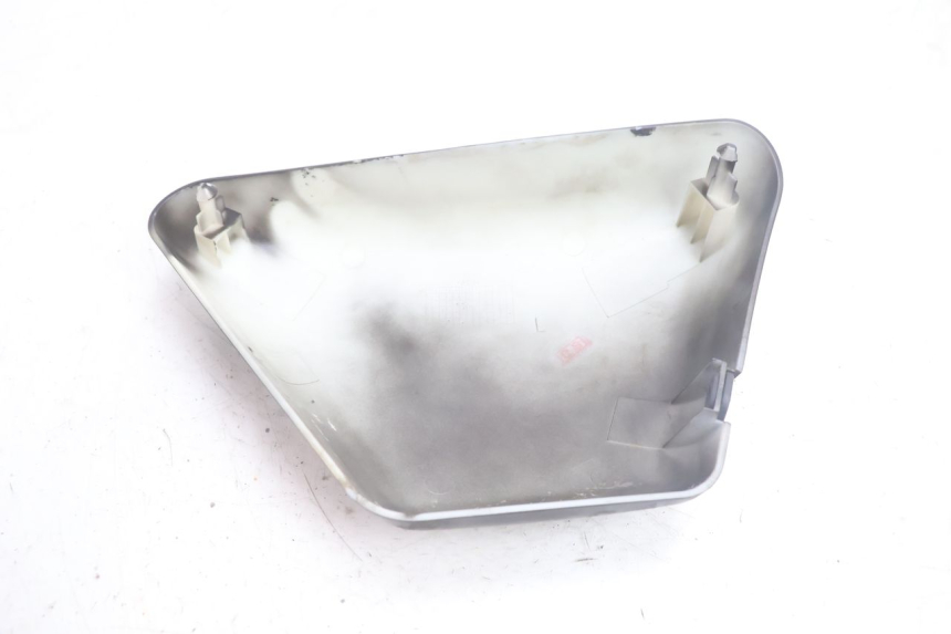 photo de LEFT UNDERSEAT PANEL MASH SEVENTY FIVE 125 (2013 - 2021) - Technical close-up