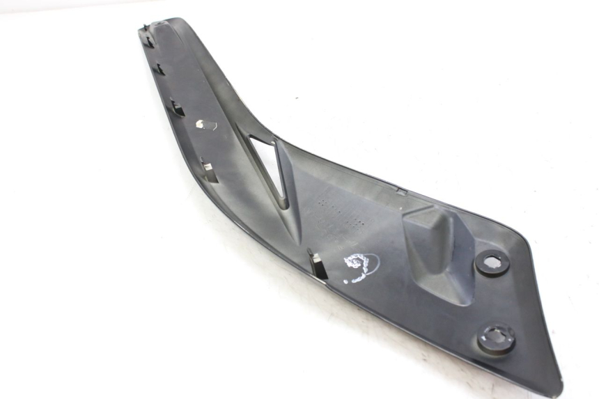 photo de LEFT UNDERSEAT COVER MBK SKYCRUISER 125 (2010 - 2013) - Alternative perspective