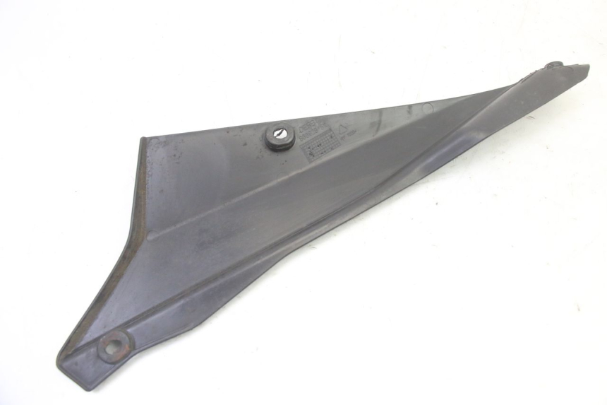 photo de LEFT UNDERSEAT PANEL GILERA SMT SUPERMOTARD 50 (2009 - 2017) - Surface and material condition