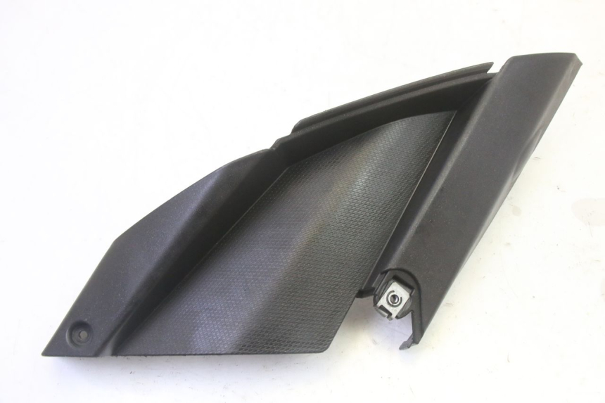 photo de LEFT UNDERSEAT COVER APRILIA SR R 2T LC 50 (2018 - 2021) - Component detail