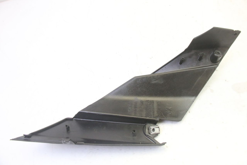 photo de LEFT UNDERSEAT COVER APRILIA SR R 2T LC 50 (2018 - 2021) - Alternative perspective