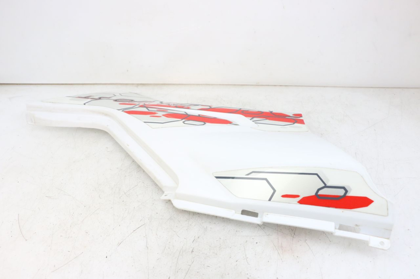 photo de LEFT UNDERSEAT COVER HYTRACK ST 170 (2020 - 2024) - Alternative perspective