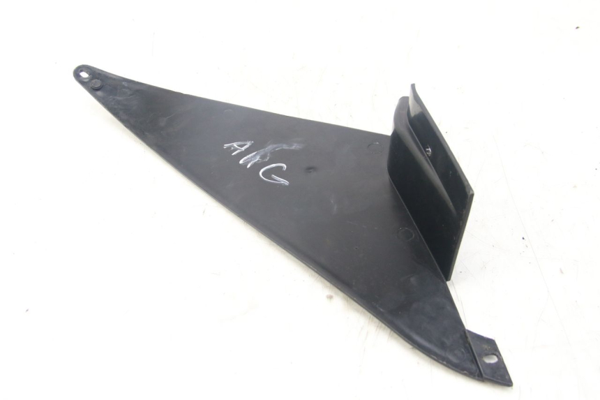 photo de LEFT UNDERSEAT COVER JAWA STELLA BABETTA 134 50 - Component detail