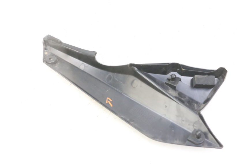 photo de LEFT UNDERSEAT PANEL SUZUKI GSX F GSXF 650 (2007 - 2015) - Technical close-up