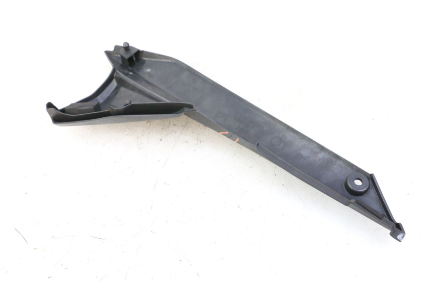 photo de LEFT UNDERSEAT PANEL SUZUKI GSX F GSXF 650 (2007 - 2015) - Zoom on usage condition