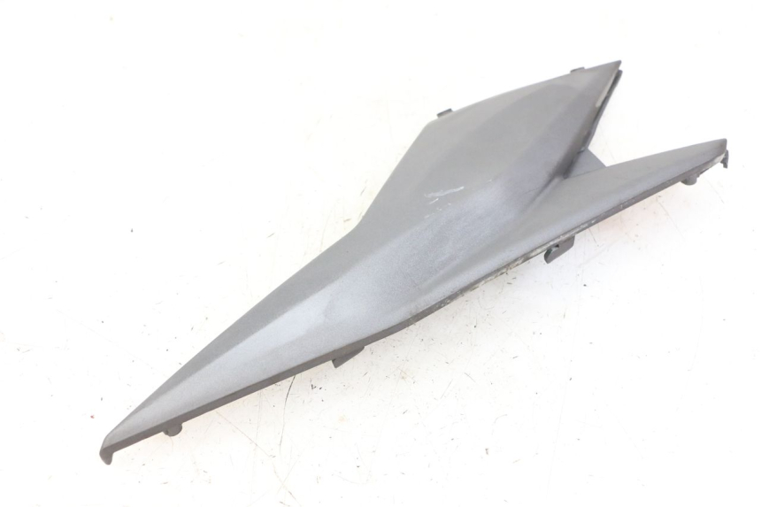 photo de LEFT UNDERSEAT COVER SYM JET 14 4T 50 (2018 - 2022) - Alternative perspective