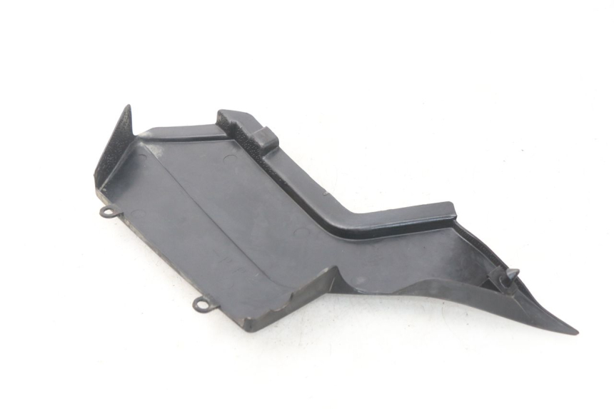 photo de LEFT UNDERSEAT PANEL YAMAHA TW 125 (1998 - 2002) - Component detail