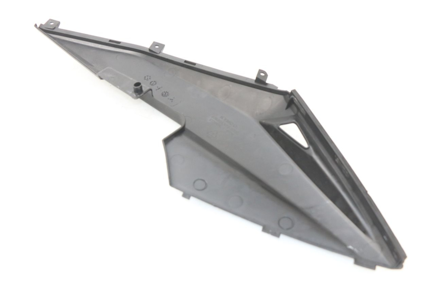 photo de LEFT UNDERSEAT PANEL KYMCO X-CITING XCITING 400 (2014 - 2018) - Zoom on usage condition