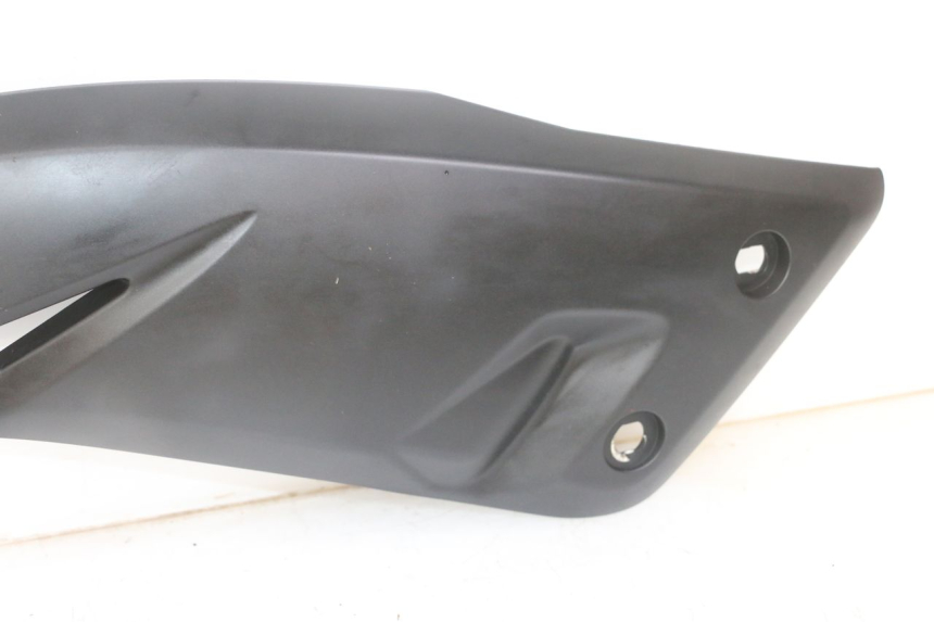 photo de LEFT UNDERSEAT COVER YAMAHA X-MAX XMAX 125 (2010 - 2013) - Distinctive features