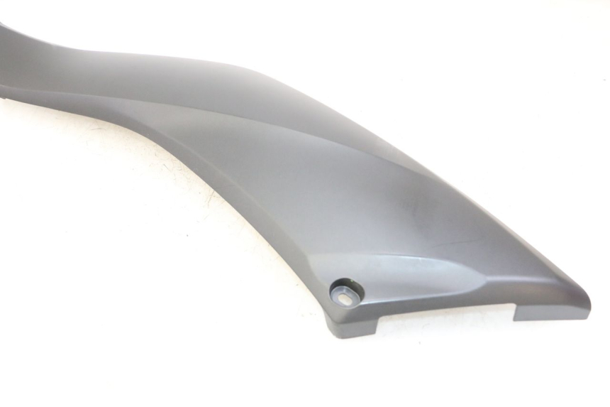 photo de LEFT UNDERSEAT PANEL YAMAHA XMAX X-MAX 125 (2021 - 2025) - Component zoom