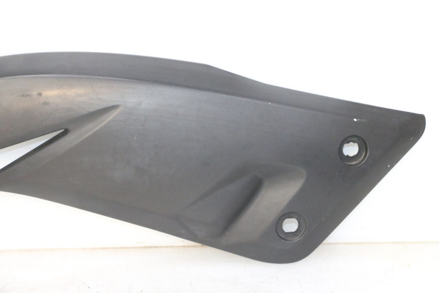photo de LEFT UNDERSEAT COVER YAMAHA X-MAX XMAX 125 (2010 - 2013) - Distinctive features