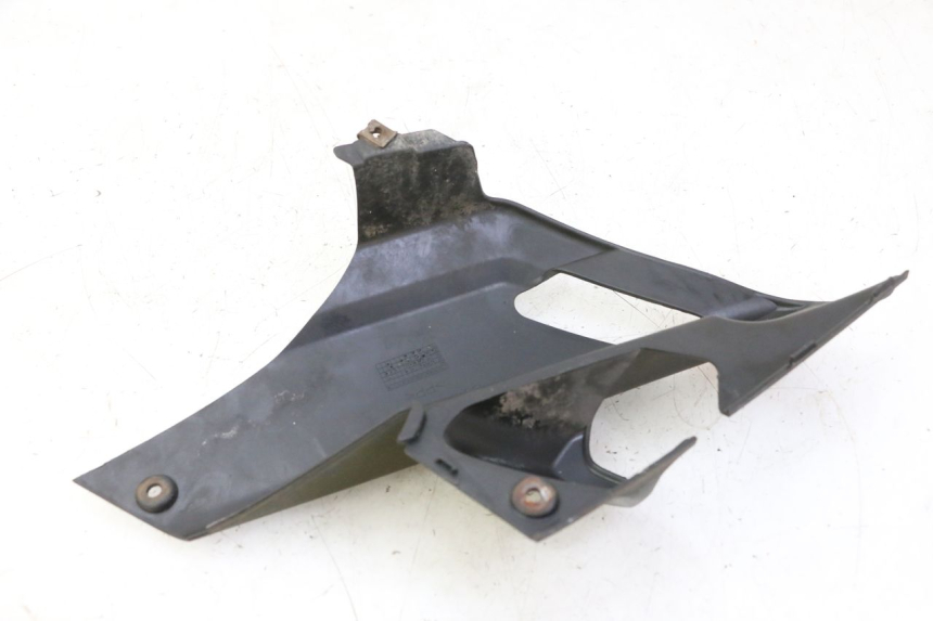 photo de LEFT UNDERSEAT COVER YAMAHA X-MAX XMAX 250 (2006 - 2009) - Alternative perspective