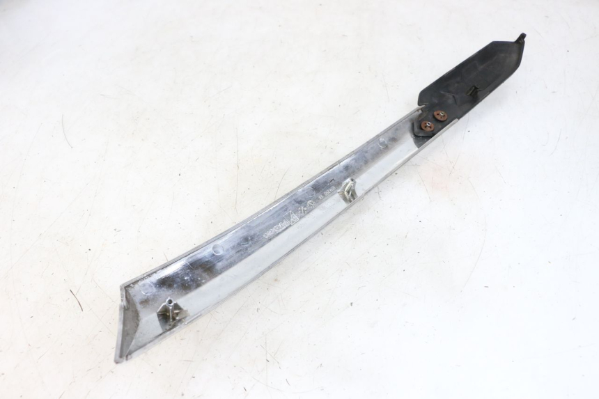 photo de LEFT UNDERSEAT COVER PIAGGIO XEVO - X EVO 125 (2007 - 2017) - Zoom on usage condition