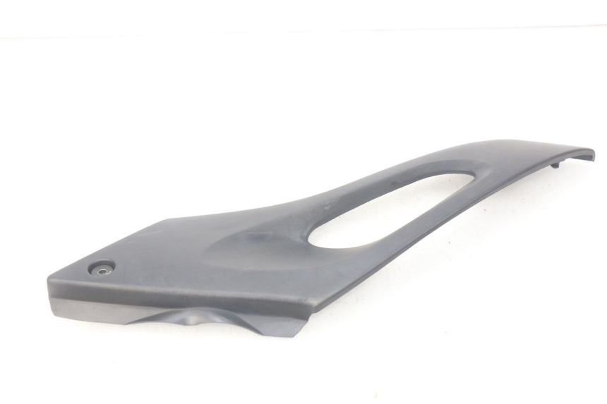 photo de LEFT UNDERSEAT COVER SUZUKI XF FREEWIND 650 (1997 - 2003) - Zoom on usage condition