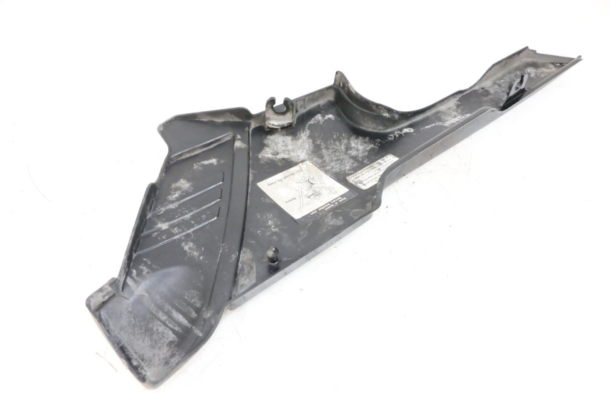 photo de LEFT UNDERSEAT PANEL YAMAHA XJ F 900 (1983 - 1994) - Zoom on usage condition