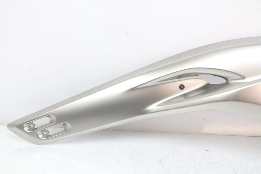 photo de LEFT UNDERSEAT PANEL YAMAHA XP T-MAX TMAX 500 (2004 - 2007) - Alternative perspective