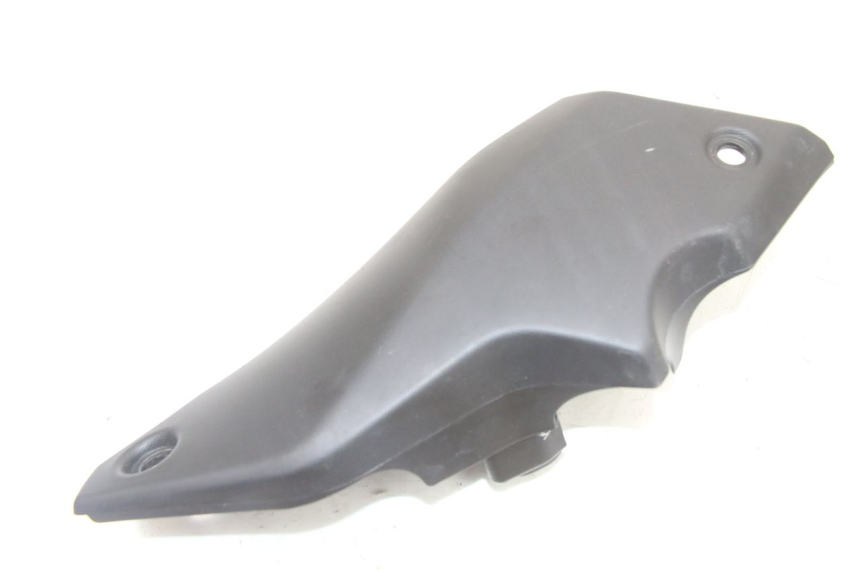 photo de LEFT UNDERSEAT PANEL YAMAHA TRACER 7 700 (2020 - 2024) - Component detail