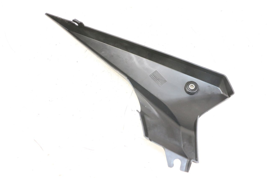 photo de LEFT UNDERSEAT PANEL YAMAHA XJ6 ABS 600 (2008 - 2016) - Component detail