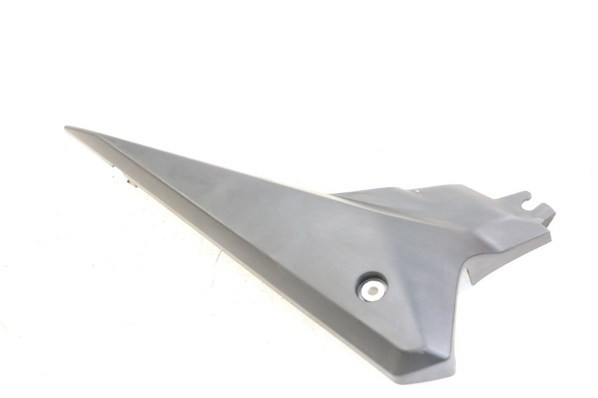 photo de LEFT UNDERSEAT PANEL YAMAHA XJ6 ABS 600 (2008 - 2016) - Alternative perspective
