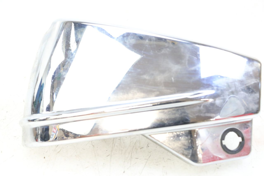 photo de LEFT UNDERSEAT PANEL YAMAHA XVS DRAG STAR DRAGSTAR 650 (1997 - 2007) - Zoom on usage condition