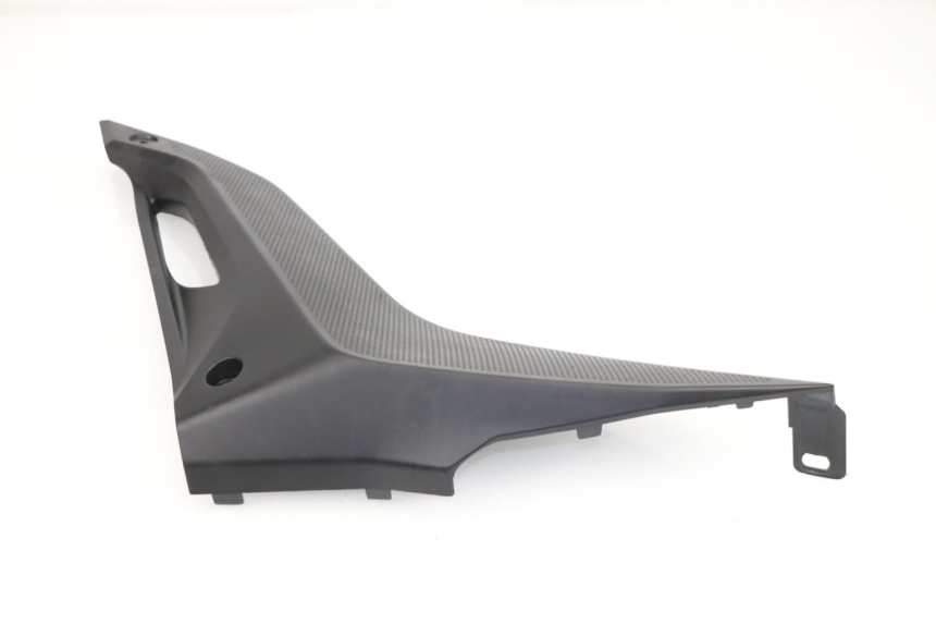 photo de LEFT UNDERSEAT PANEL YAMAHA YZF R 125 (2008 - 2013) - Alternative perspective